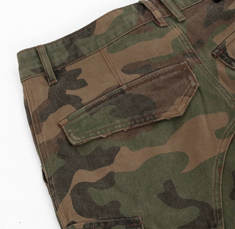 Jeansshorts mit Camouflage-Muster