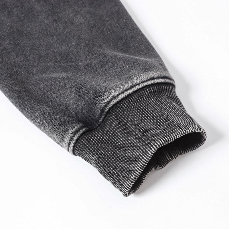 Verblichener schwarzer Hoodie