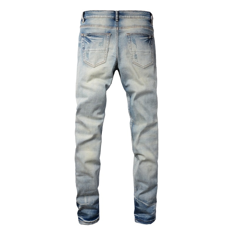 Jeans mit Lederaufnäher