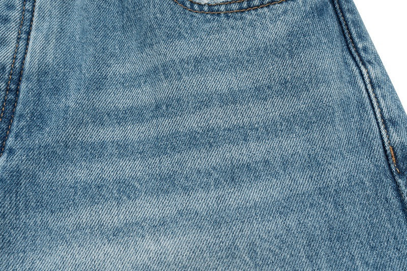 Hellblaue Baggy-Jeans