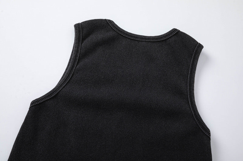 Verwaschenes schwarzes Tanktop