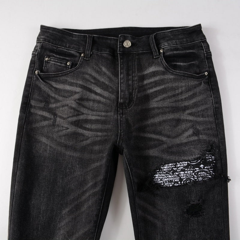 Schwarze Blumenjeans