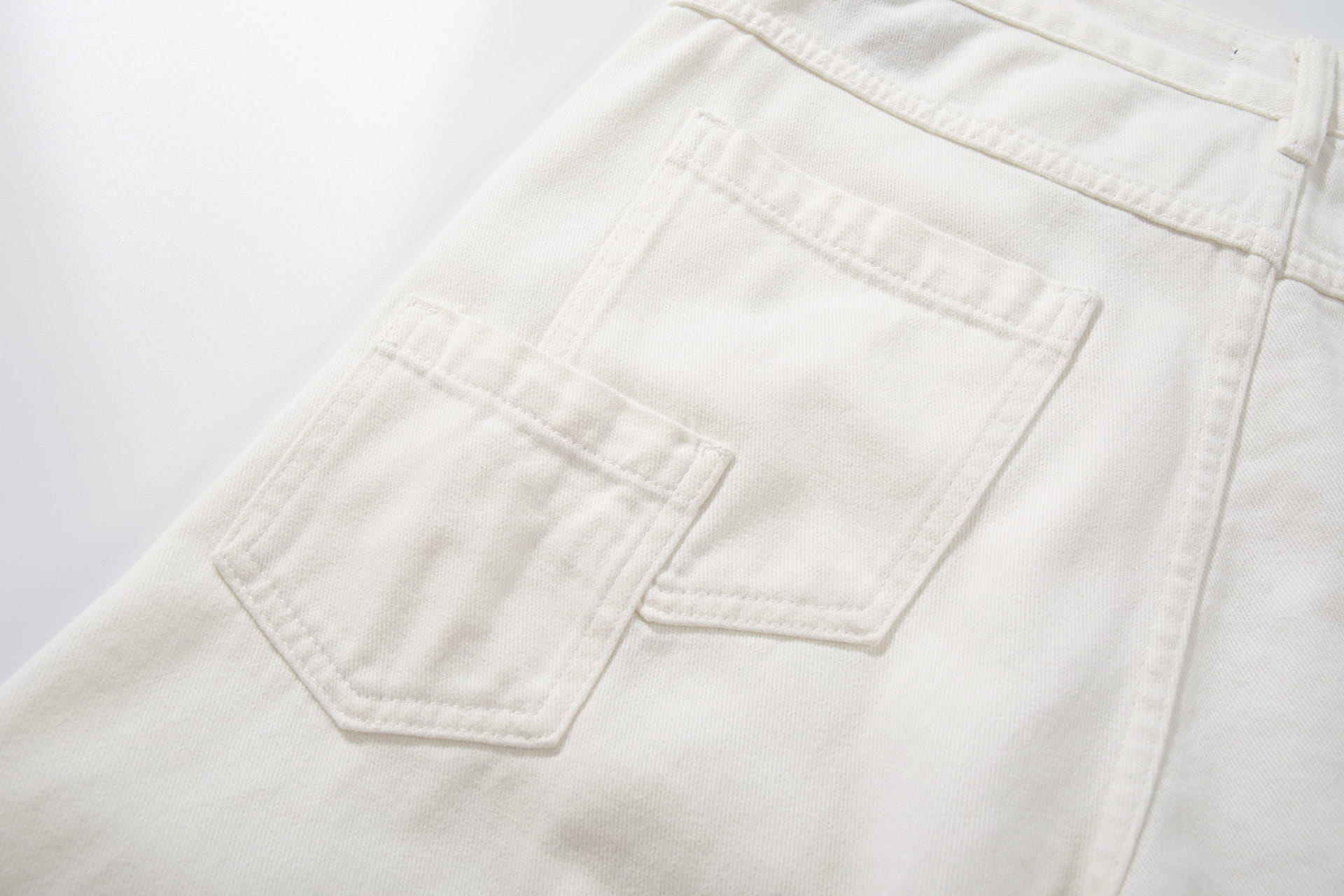 All White Baggy Jeans