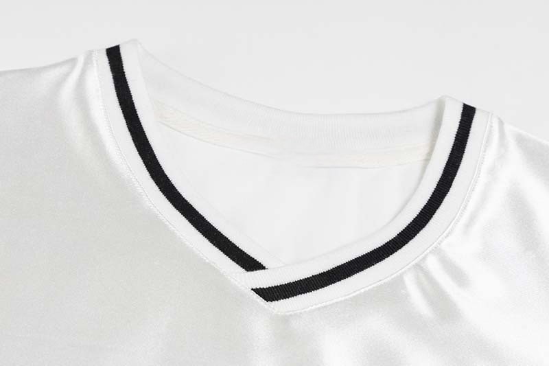 Weißes Achtundachtzig-Jersey