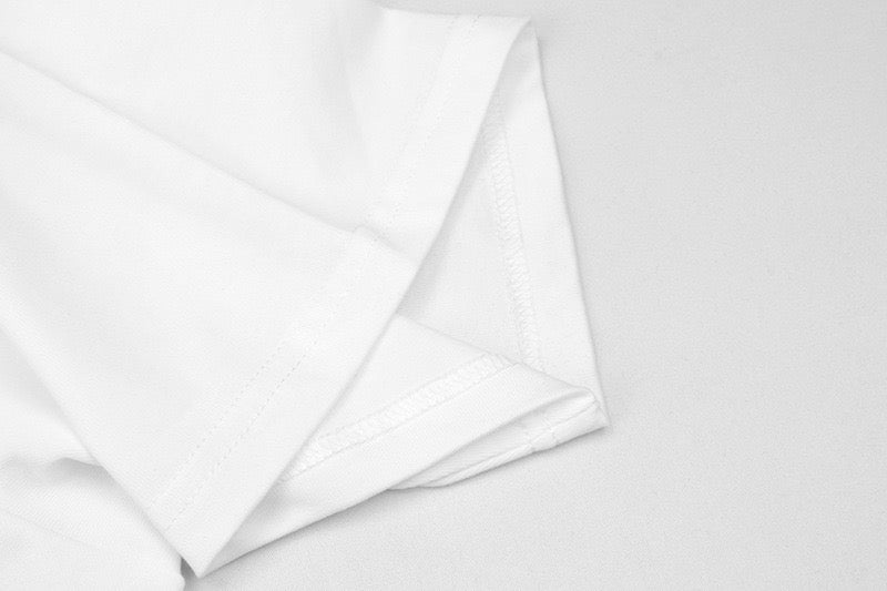 Weißes T-Shirt mit kastiger Passform